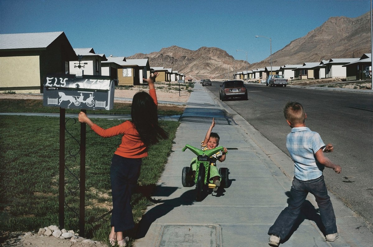 1982.Housing complex being built in Vegas suburbs.